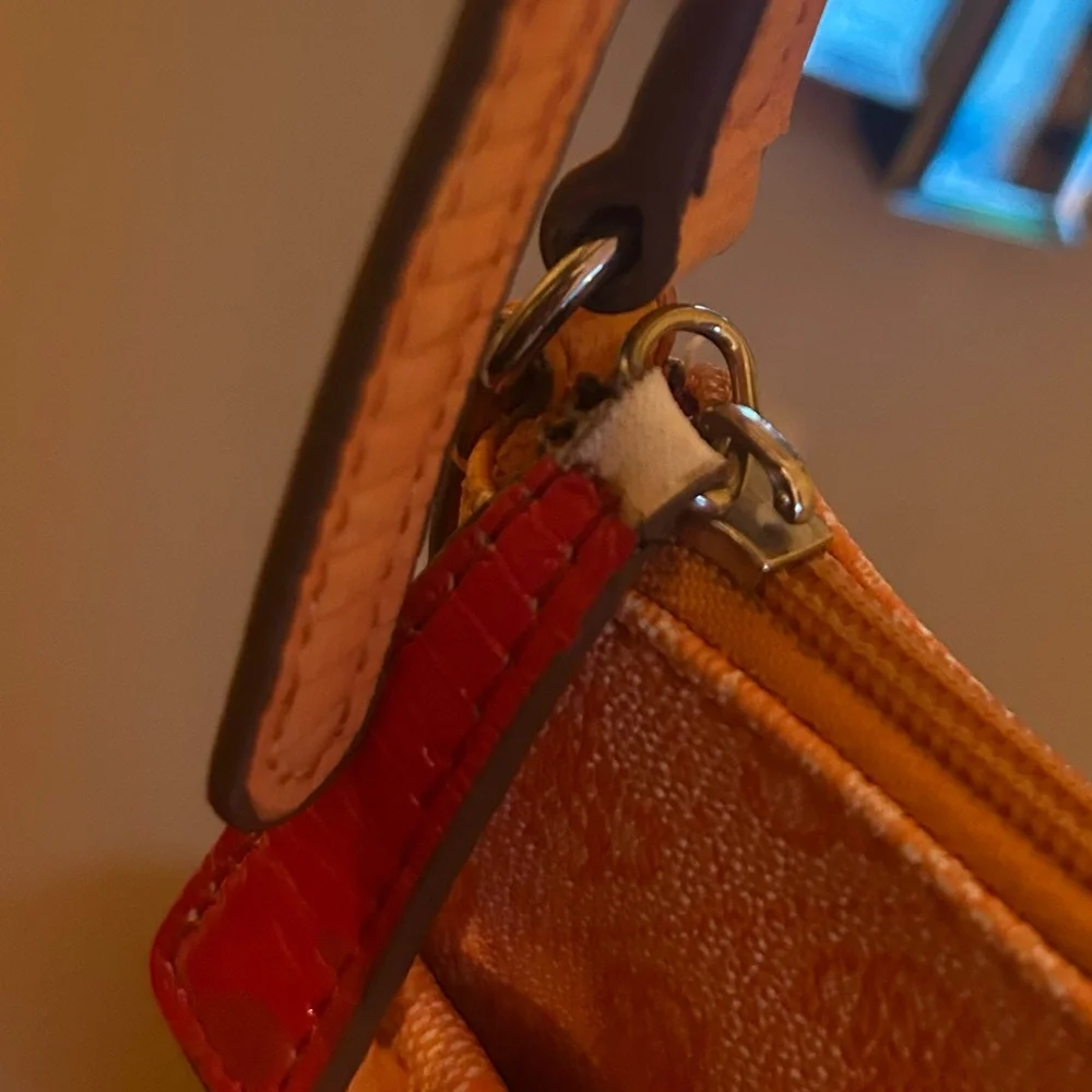 Guess Los Angeles Orange Crossbody Bag - Picture 6 of 6